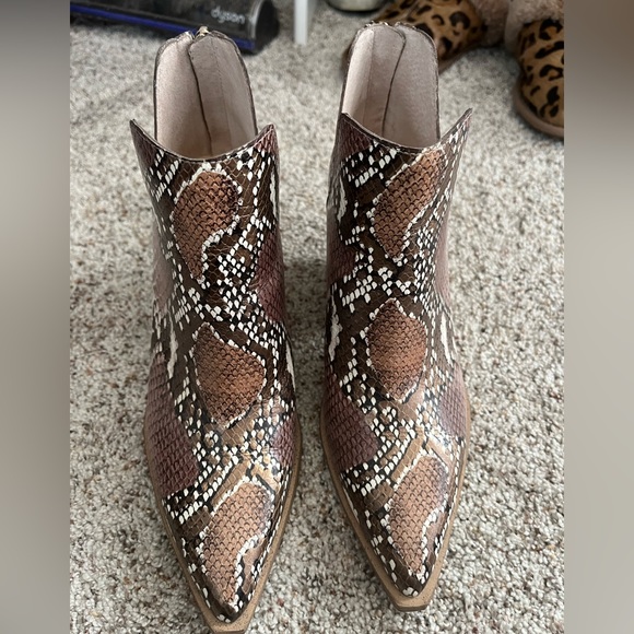 Vince Camuto booties - Picture 2 of 4